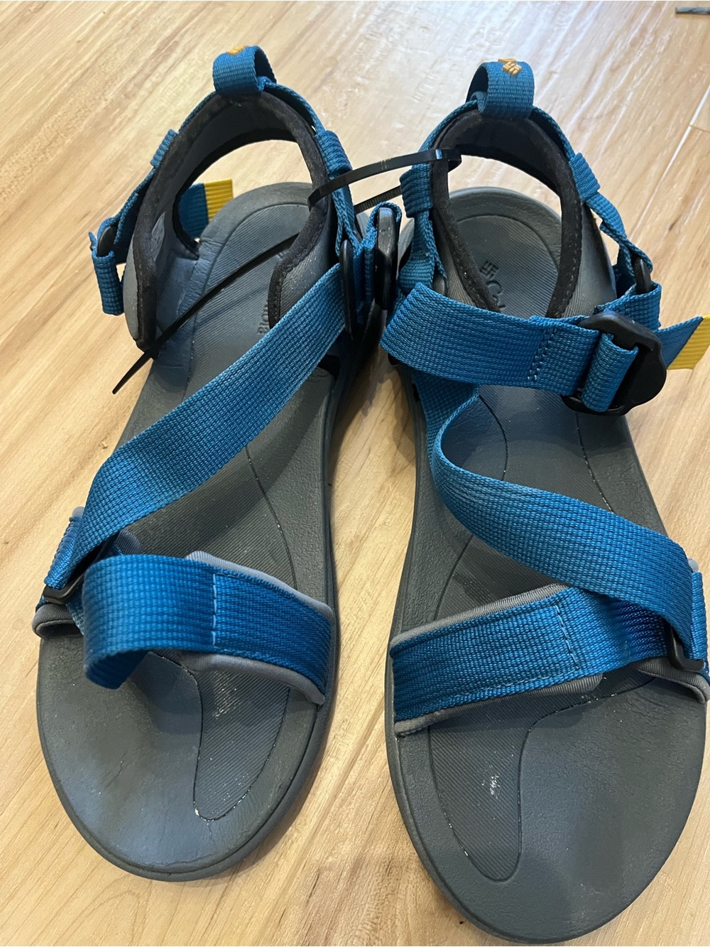 COLUMBIA Men's 9 Blue hiking sandals nylon straps comfort walking sports shoes